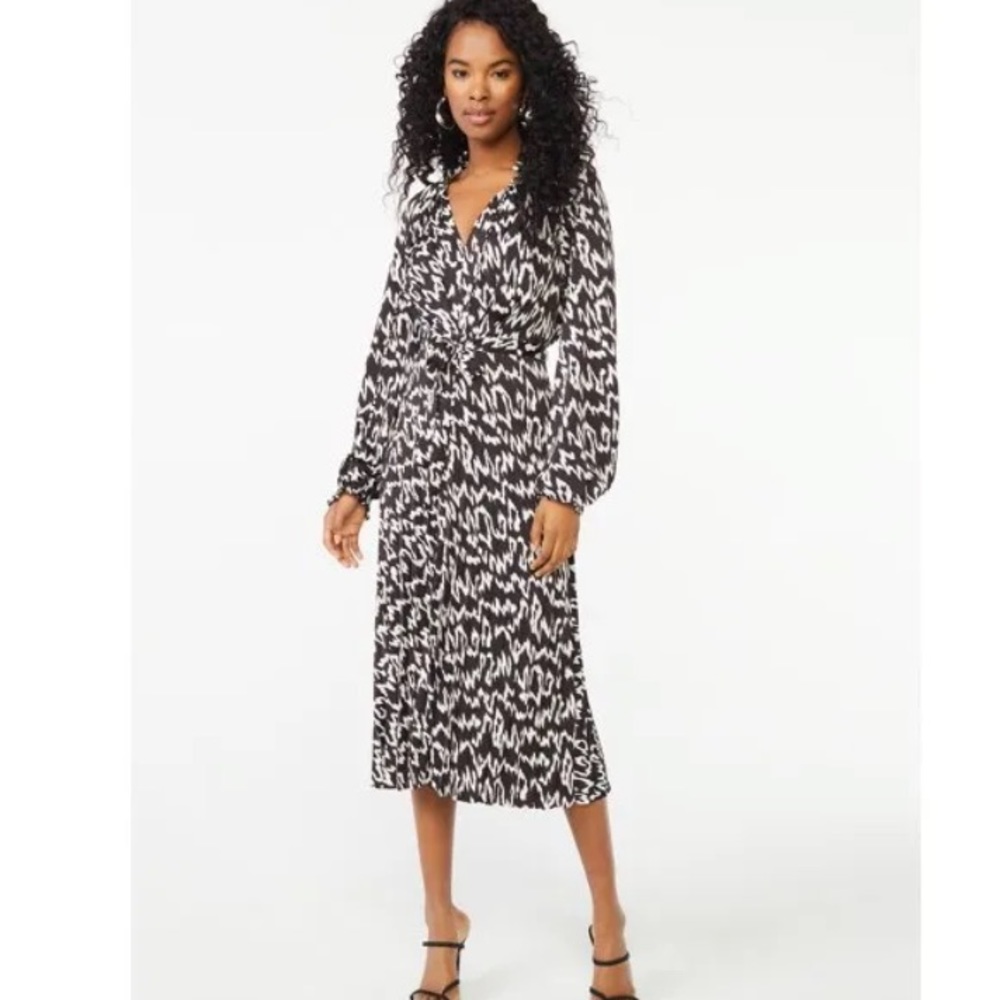 New Scoop  Long Sleeve Split Neck Pleated Midi Dress, Size XS (0-2) .